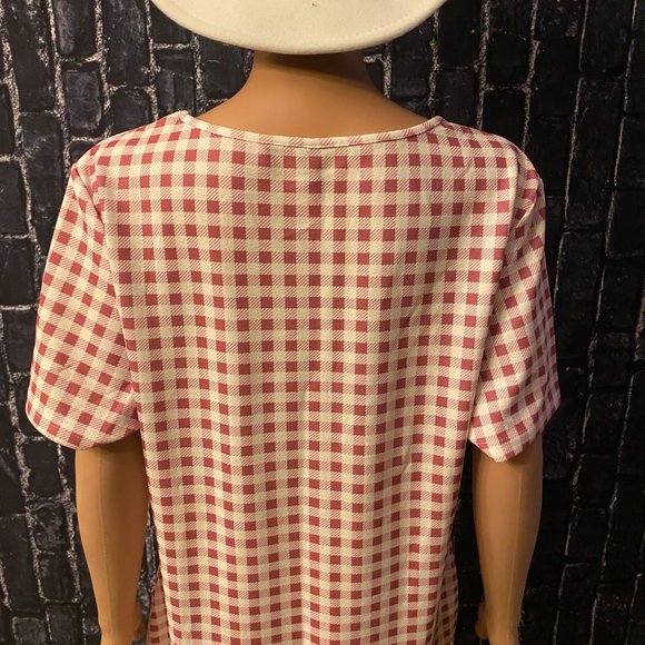 Plaid and Pretty - Picture 2 of 4